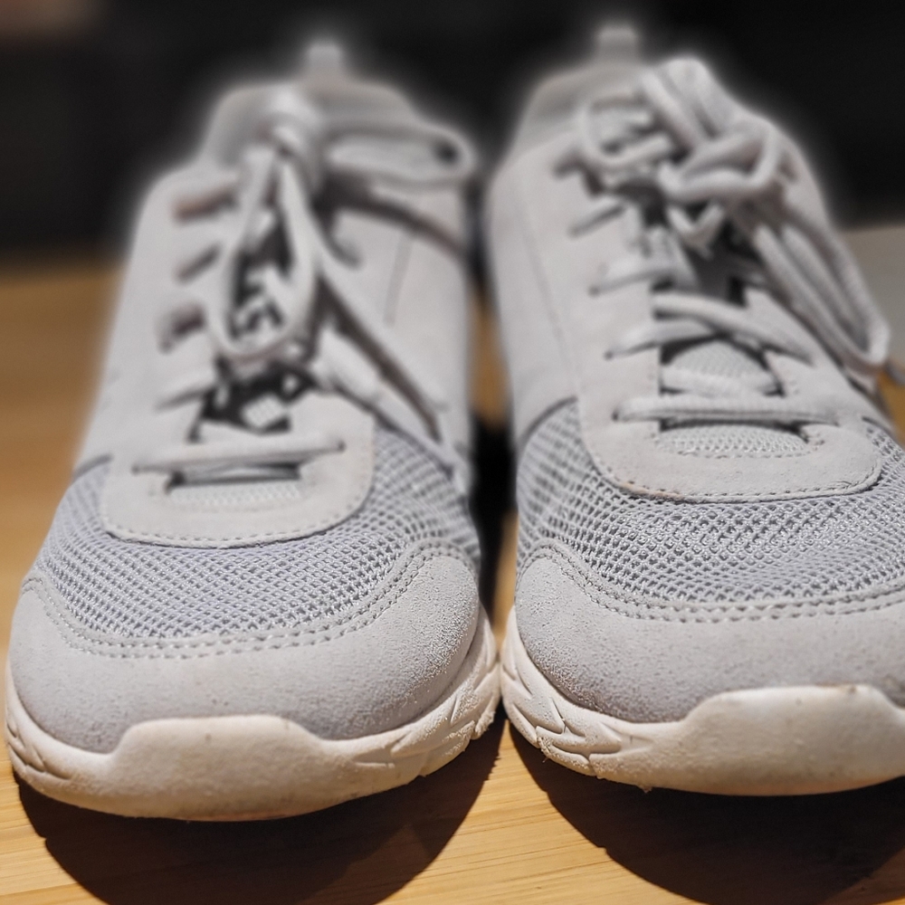 VIONIC Aviate Size 8 Women’s Comfortable Arch Support Walking Sneakers - Picture 9 of 10